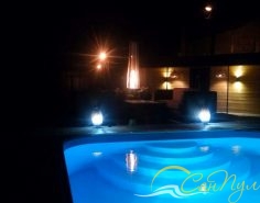 Подсветка в бассейне